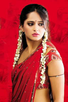 Anushka Shetty Hot Saree Pics Wallpapers Download