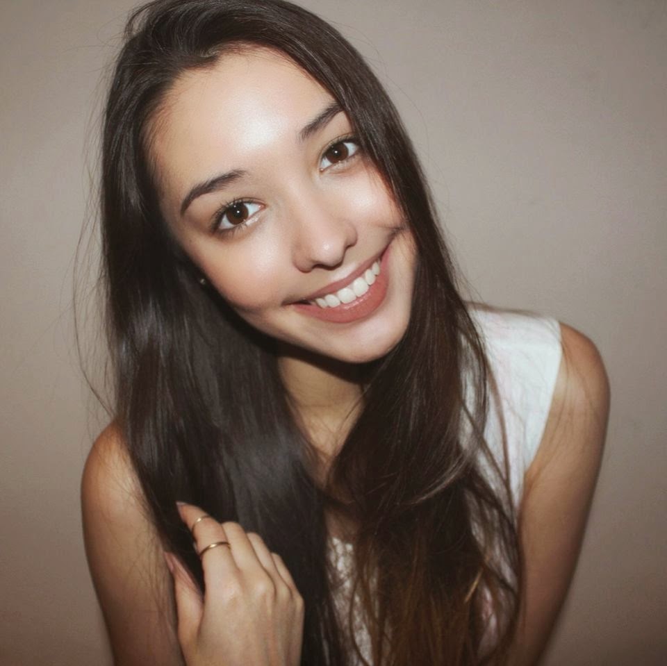 Foto-Foto Cantik Annisa Rawles Artis Pendatang Baru