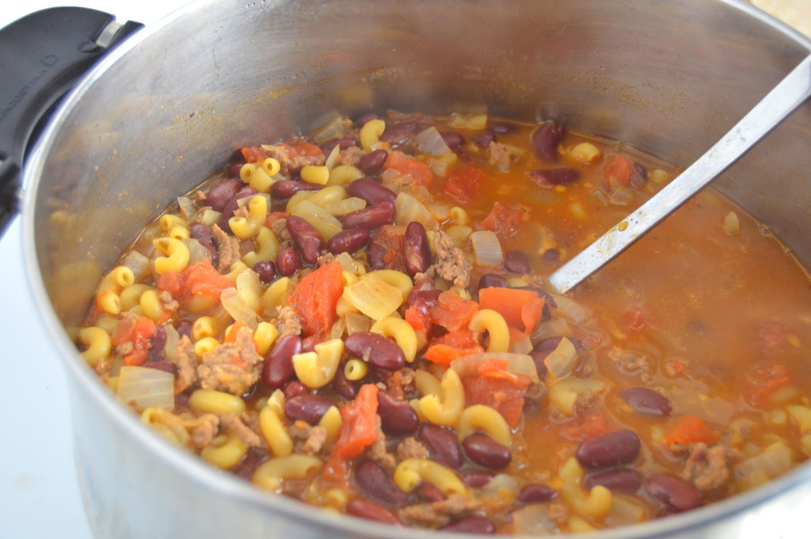 One Pot Chili Mac and Cheese Soup