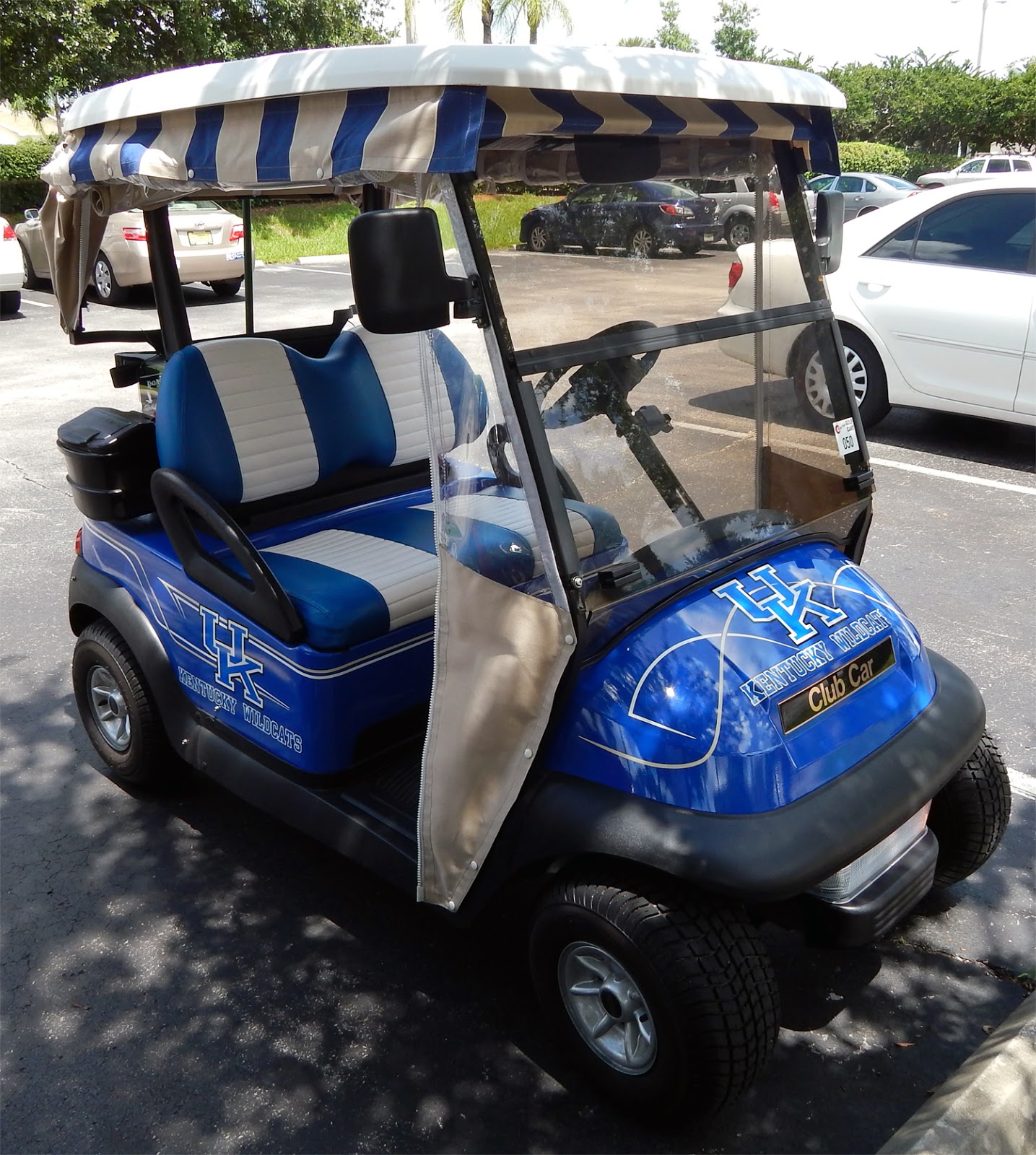University Of Kentucky i2 Precedent Signature Club Car golf cart, Sun
