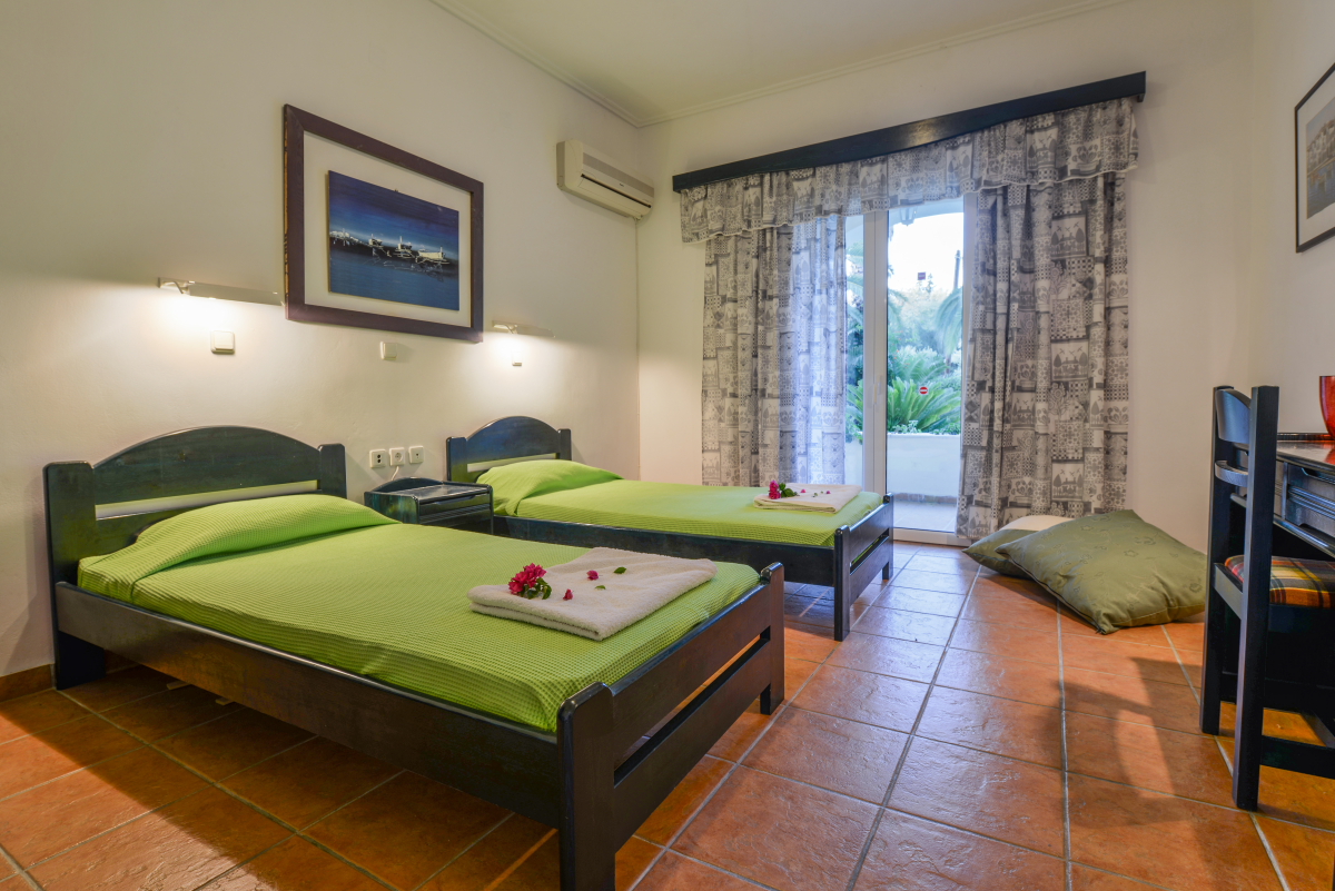 Villa Phoenix Apartments & Studios