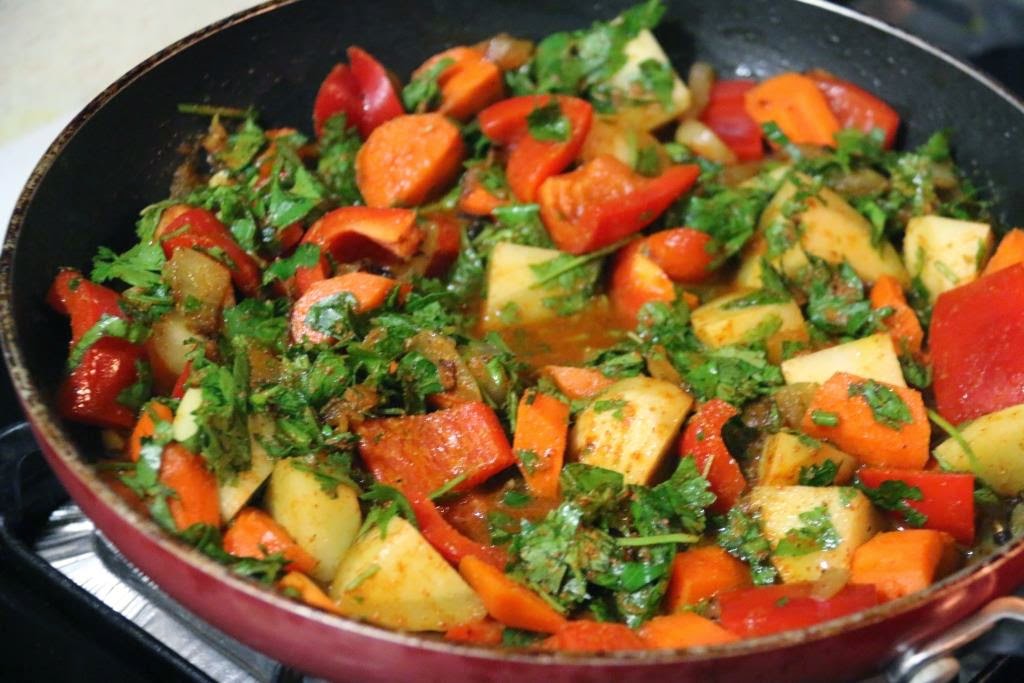 merakitchen Quick Chicken Tagine with Vegetables, Olives and Preserved