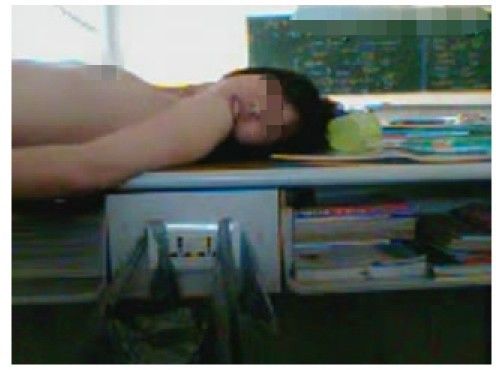 Video clip sex đôi sinh viên 9X quan hệ tình dục trên bàn học