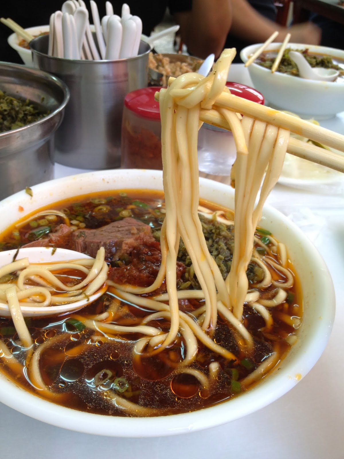 a hungry girl's guide to taipei taiwanese/beef noodle soup LAO WANG