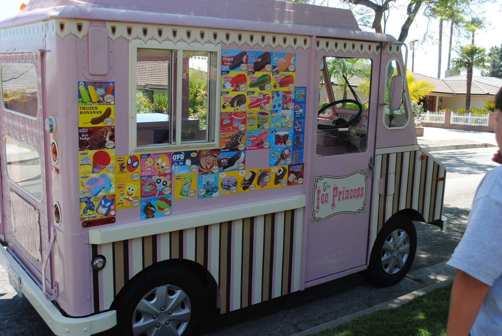 Jac o' lyn Murphy Screamin' in Pasadena (ice cream that is)