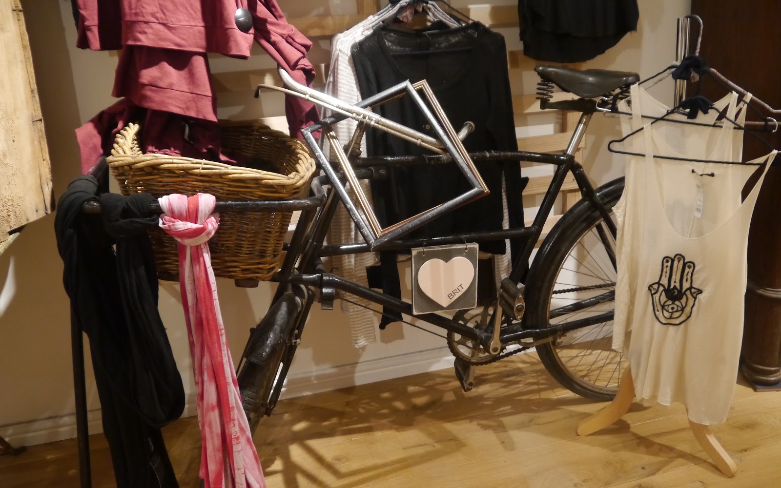 SUPERCALAFASHIONISTIC Brandy Melville Hits Down In London Town