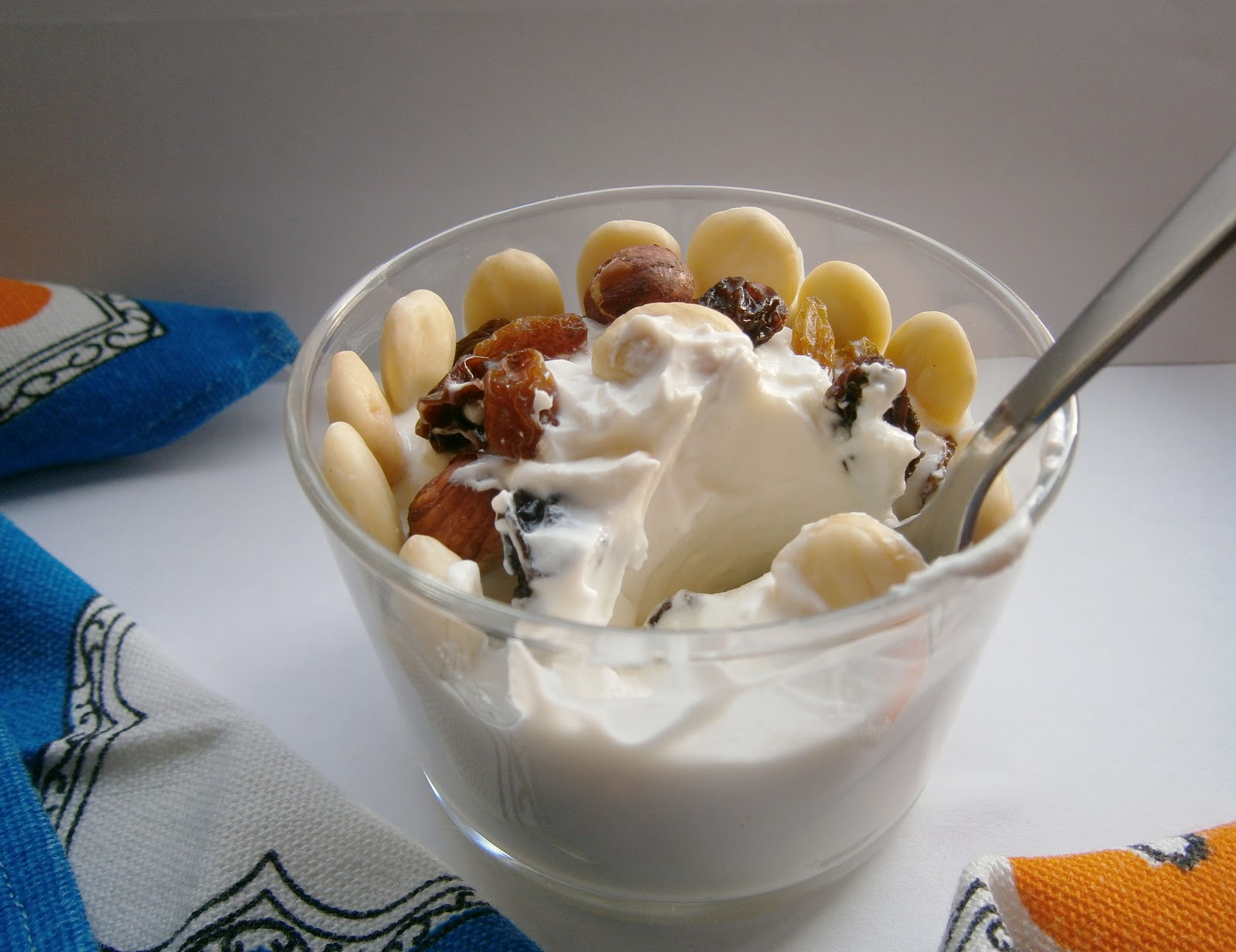 Quitahambres Yogur griego con frutos secos