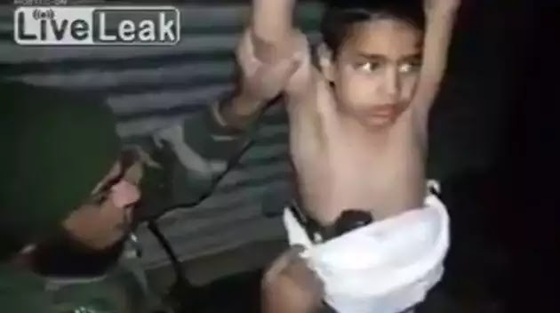 Το Ισλαμικό Κράτος έδεσε βόμβα πάνω σε νήπιο και το έστειλε να ανατιναχτεί (βίντεο) Το Ισλαμικό Κράτος έδεσε βόμβα πάνω σε νήπιο και το έστειλε να ανατιναχτεί (βίντεο)
