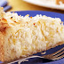 Torta cremosa de coco com abacaxi