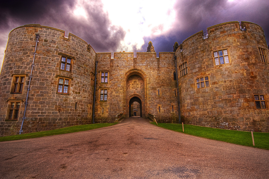 pincushion distortion