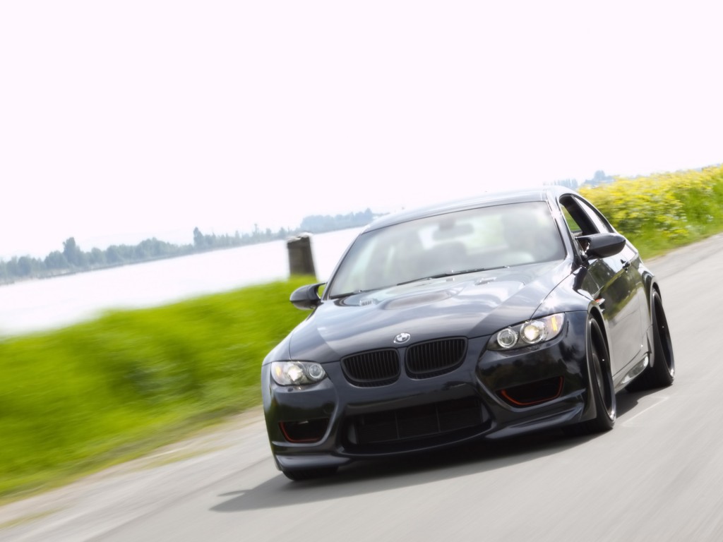 http://2.bp.blogspot.com/-qYfq0gP6rlw/Tsys7ZHMfSI/AAAAAAAABcg/ZvnyhzsuZ7U/s1600/BMW+M5+Wallpaper3.jpg