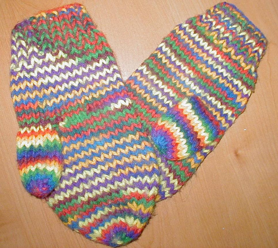 2knitwits: Double Knit mittens on One Needle, mostly
