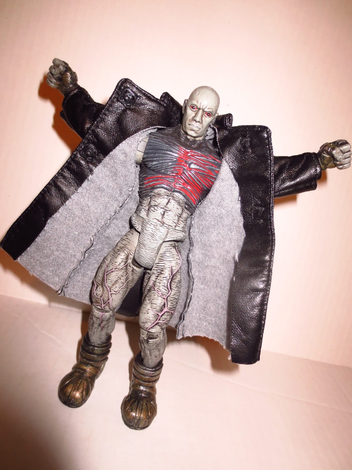 Action Figure Time Machine 90's Edition: Tyrant/ Mr. X from Resident Evil 2  Platinum by Toy Biz (Confirmed: Great)