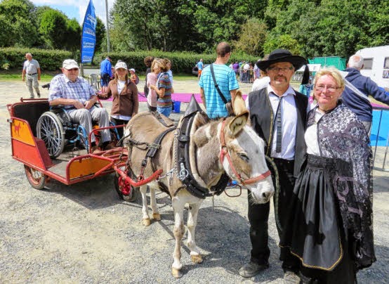 Loedème de loeil après lopération sur le strabisme