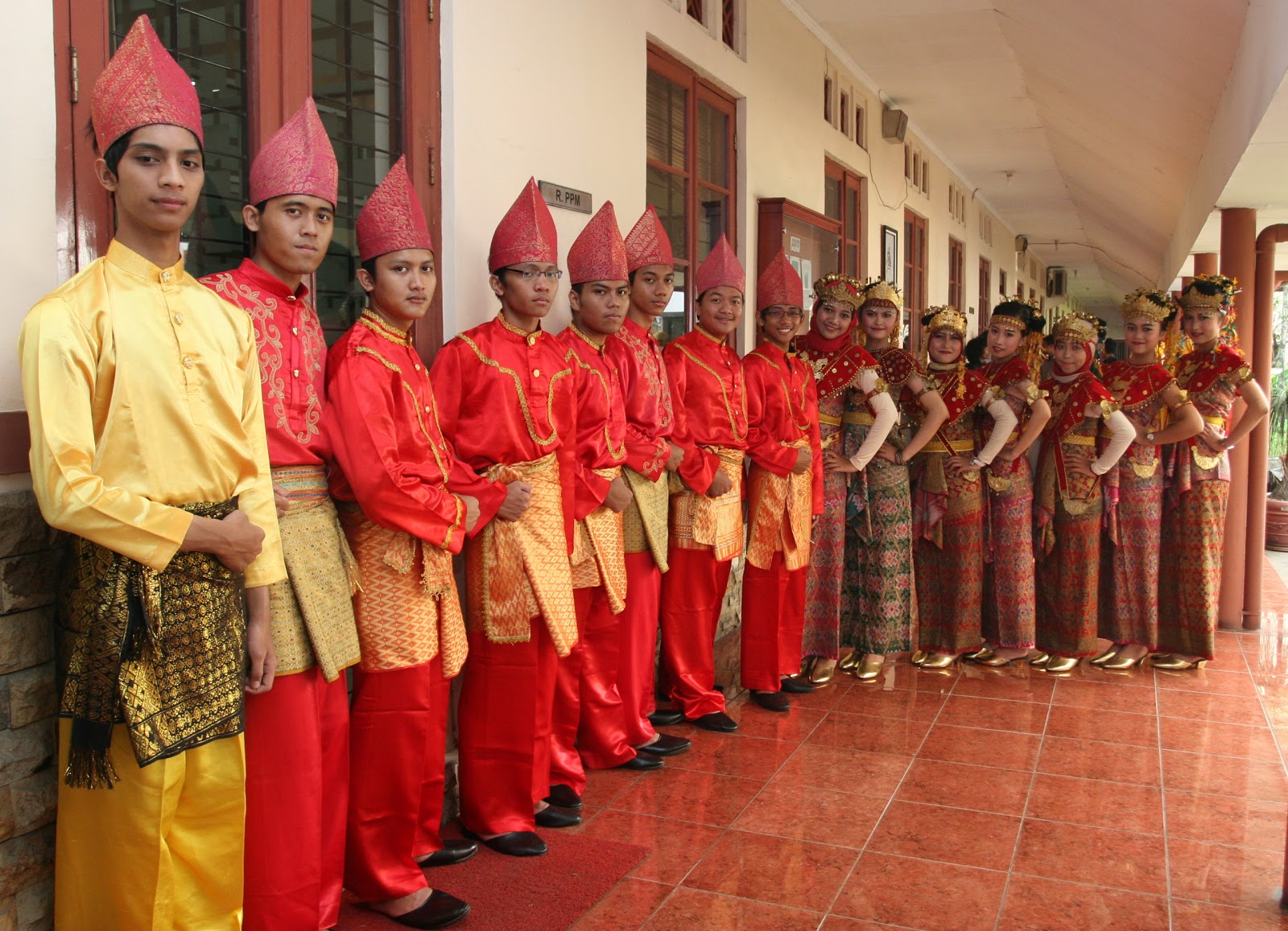 baju pagar ayu pengantin