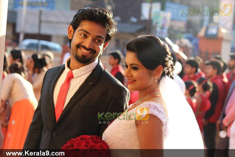 Sruthi Lakshmi Wedding day stills Mallufun com