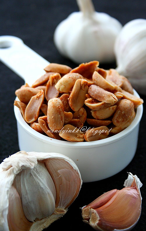 Table for 2.... or more Garlic Roasted Peanuts Nutty Treats 3