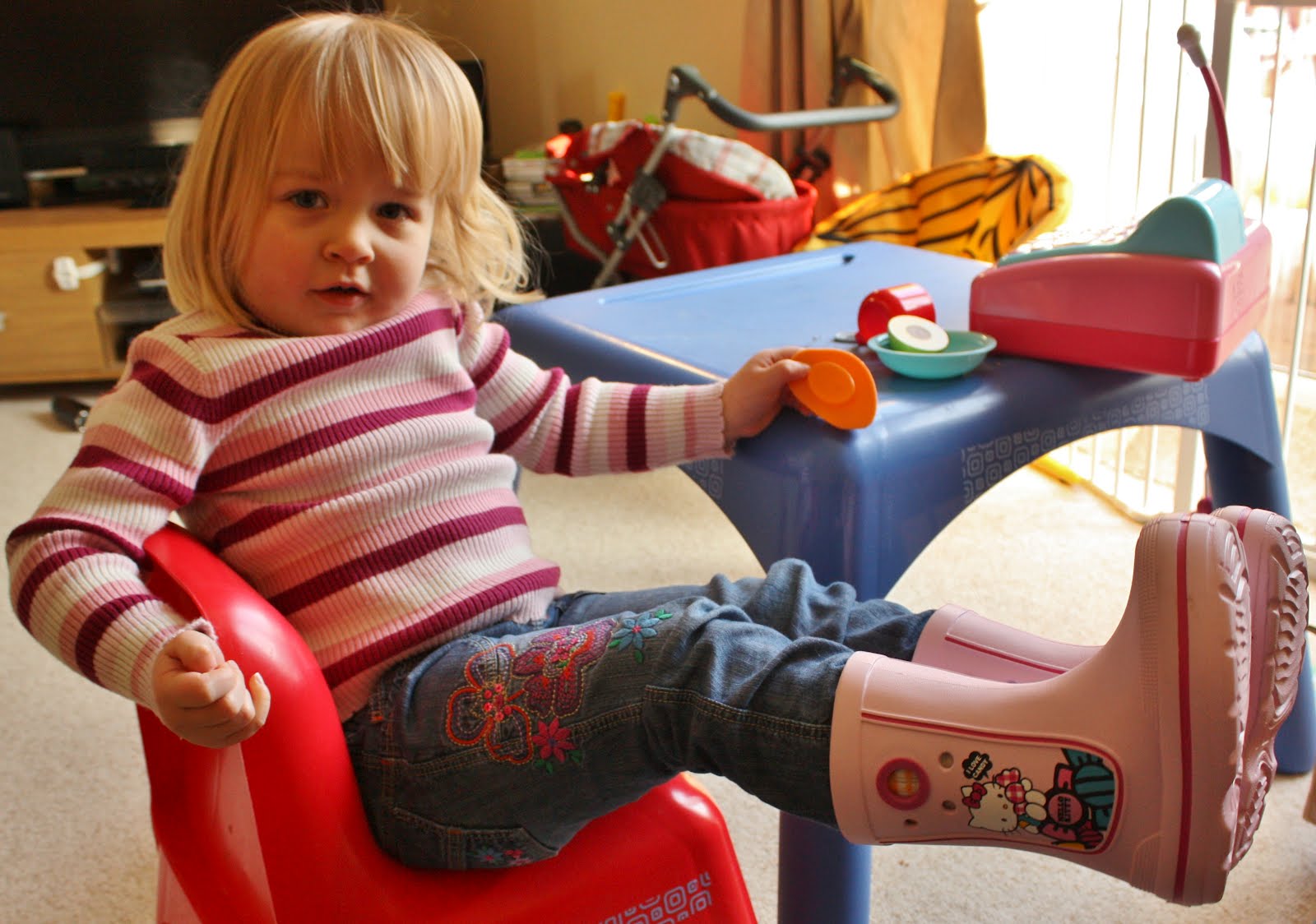 crocs hello kitty boots