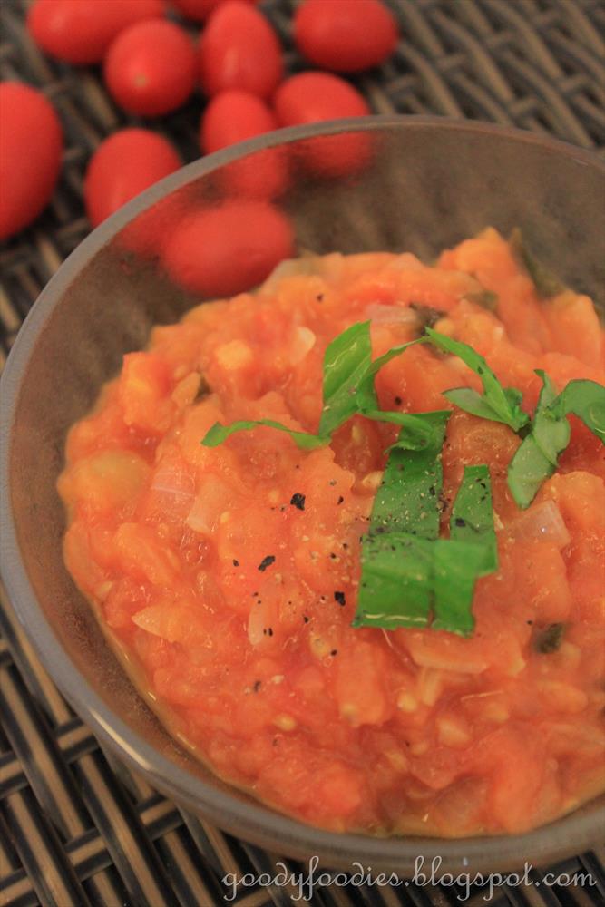 GoodyFoodies Recipe Classic fresh tomato sauce (for pasta) (Delia Smith)