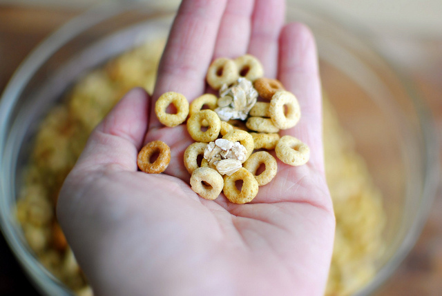 Marshmallow Cereal Bars l SimplyScratch.com