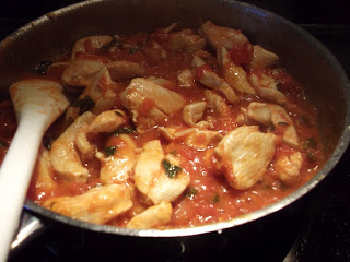 Macarrão com Frango e Manjericão