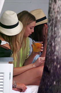 Whitney Port enjoying a drink with her friends at a Miami Pool