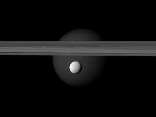 Спутники Сатурна Энцелад и Титан 