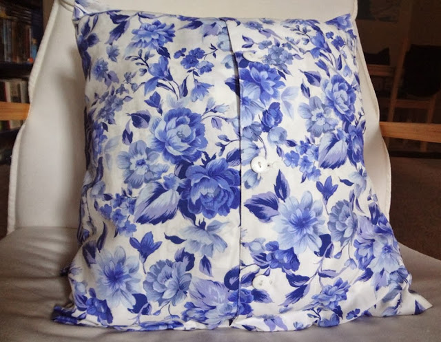 Turning shirts into pillow covers, homemade, DIY