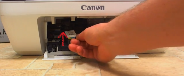colocando cartucho de tinta en impresora canon pixma mg2410 colocado cartucho en canon mg2410