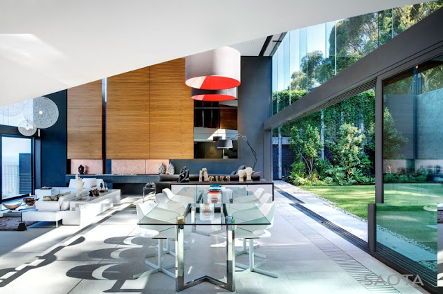 Photo of glass table in the dining room