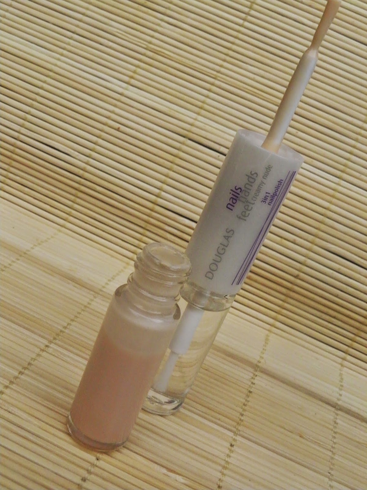 Heel gewoon dagelijks: Douglas, Nails, Hands Feet, 3 in 1 Nailpolish...