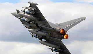 eurofighter_typhoon_rolling_yawing_736543_aircraft-wallpaper.jpg