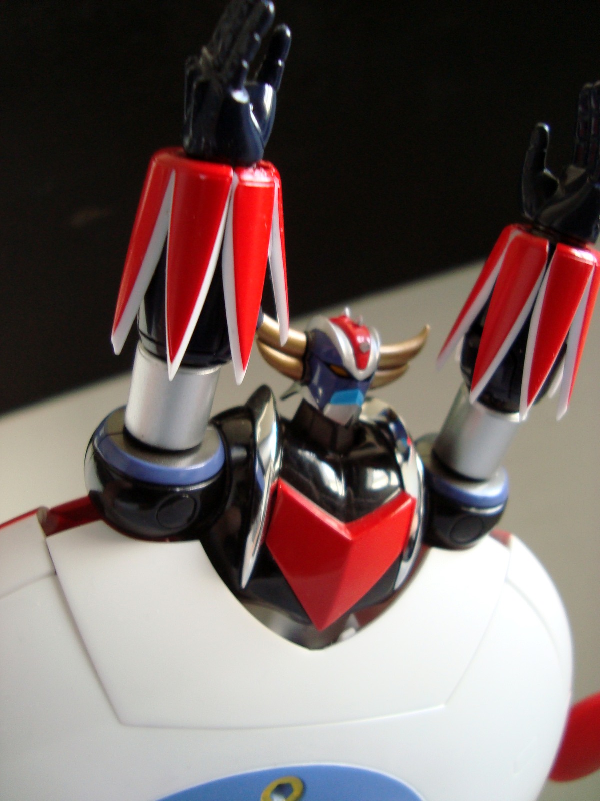 http://2.bp.blogspot.com/-qmhxz6FOPZA/VdeHEEUMxjI/AAAAAAAA3g4/RgHsOlZjZ8o/s1600/goldorak-grendizer-spazer027.jpg