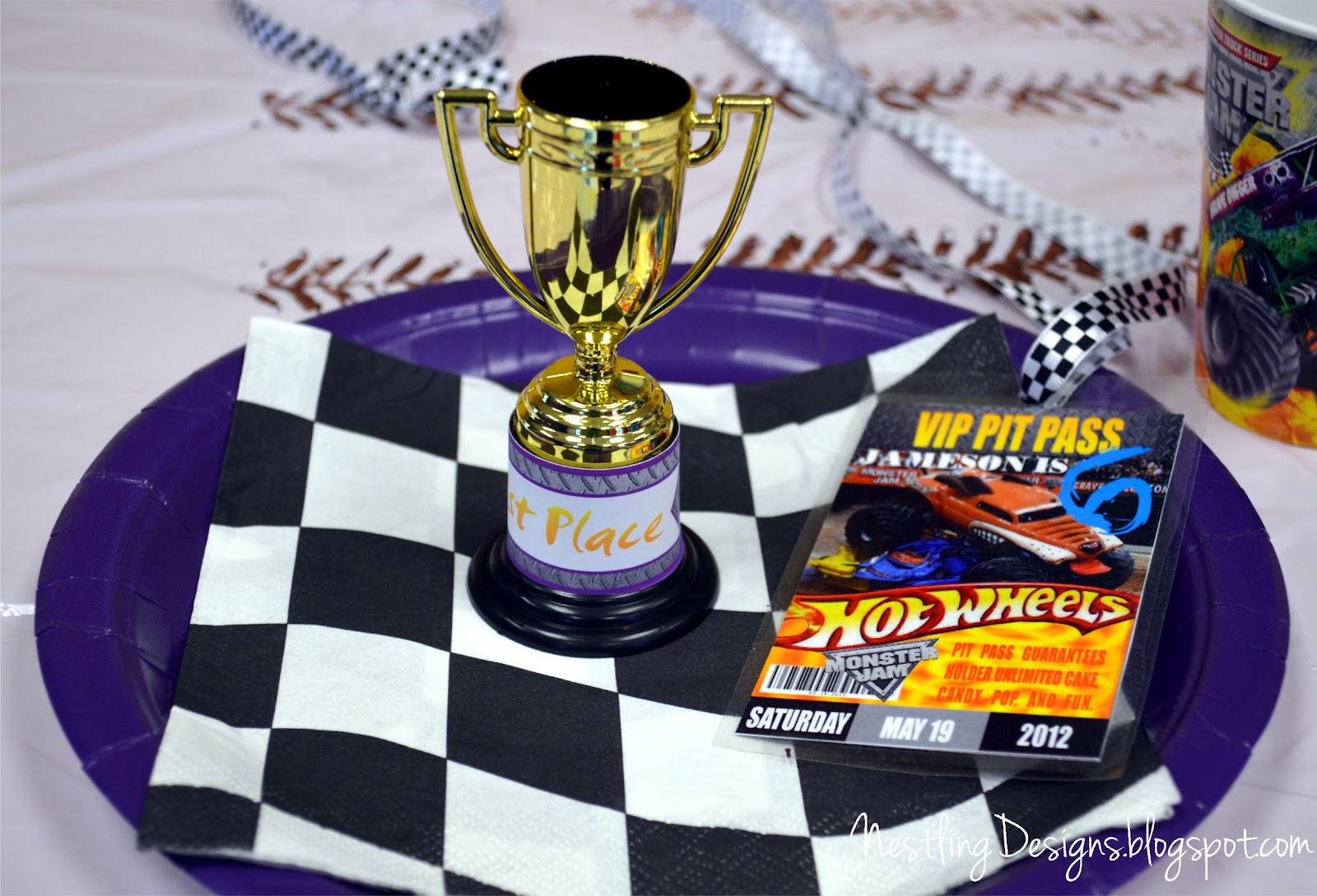 Nestling: Monster Truck Party :: Reveal!