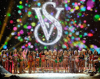  hot 2012 Victorias Secret Fashion Show images