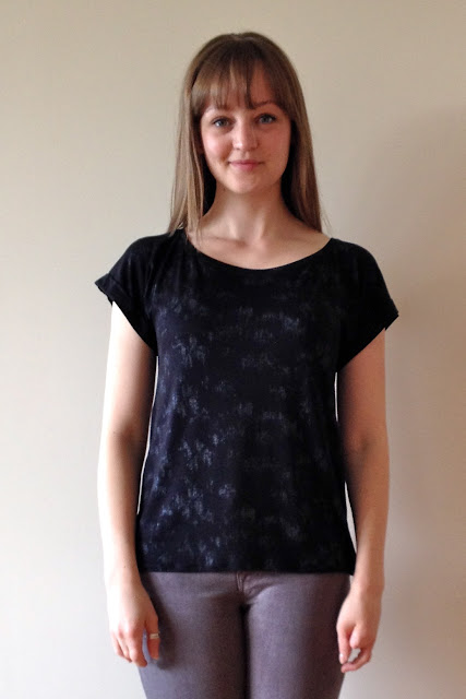 Diary of a Chain Stitcher: Cotton Jersey Emmeline Tee from Little Tailoress