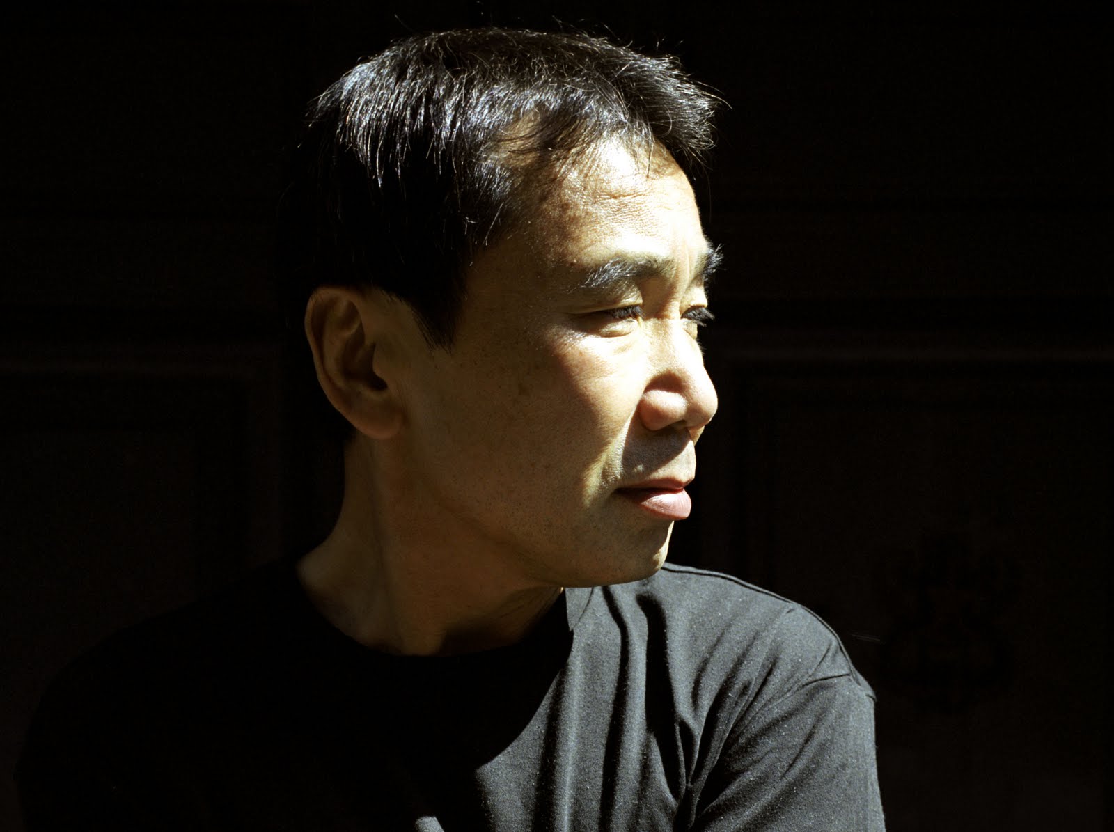 http://2.bp.blogspot.com/-qrcP2WgIbdw/TYxHzucN2sI/AAAAAAAAAfw/hgckB-IBNAQ/s1600/haruki-murakami2.jpg