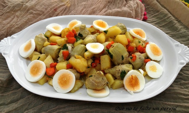 Patatas Con Alcachofas
