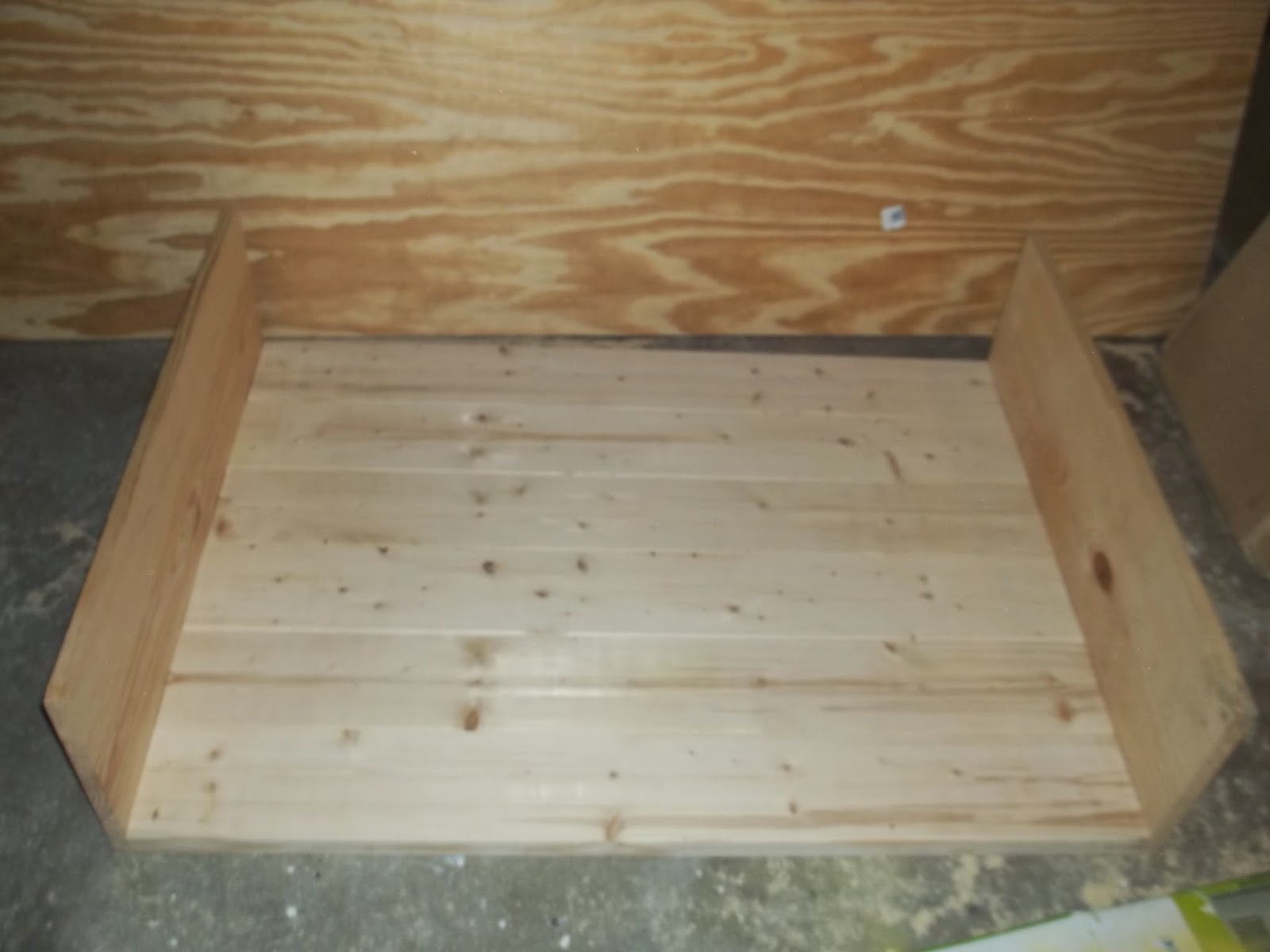 Jaime of All Trades DIY Large Wooden Dog Bed