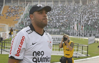 Adriano volta a jogar futebol dois anos depois nos Estados Unidos