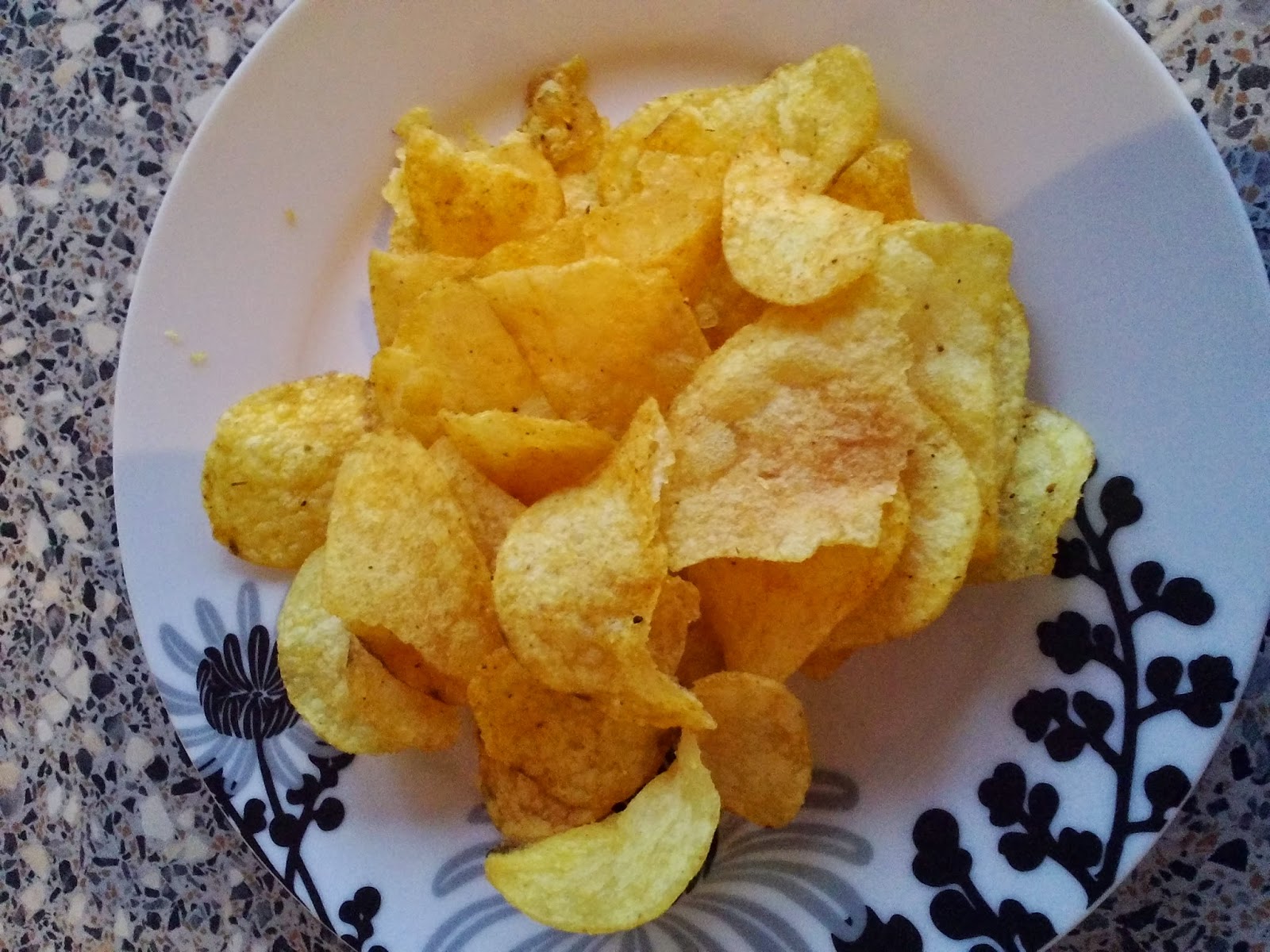 The Excited Eater Walker's Emma G's Chip Shop Chicken Curry Crisps (Do