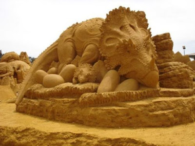 Awesome Ipod Touch Backgrounds on Check Out These 10 Impressive Sculptures Made Entirely Out Of Sand