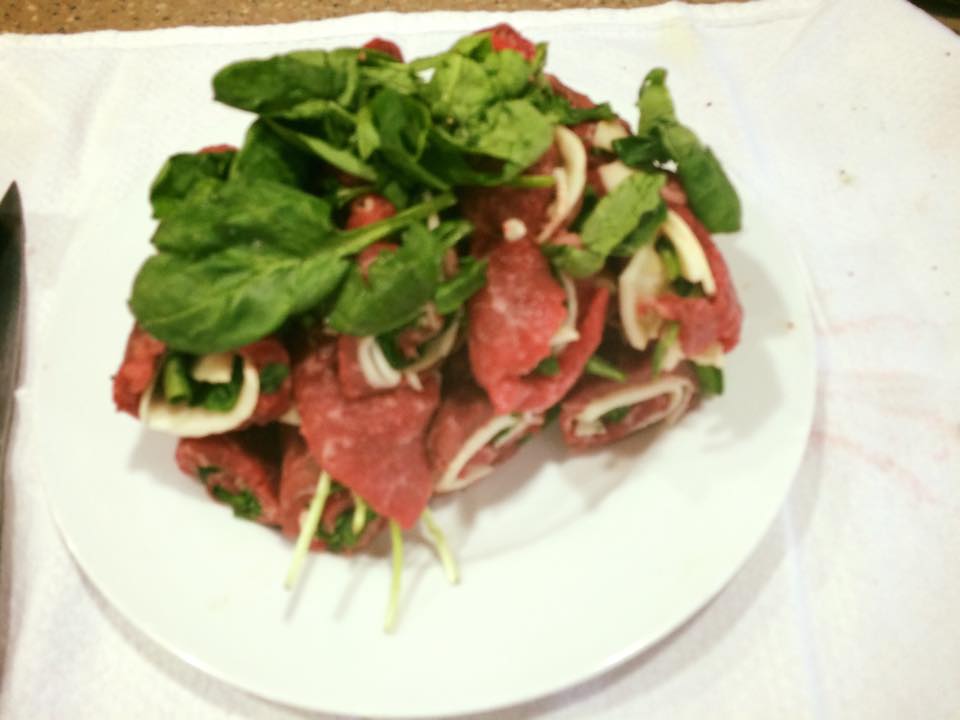 Beef rolls stuffed with spinach and Provolone cheese (Involtini/Braciole)