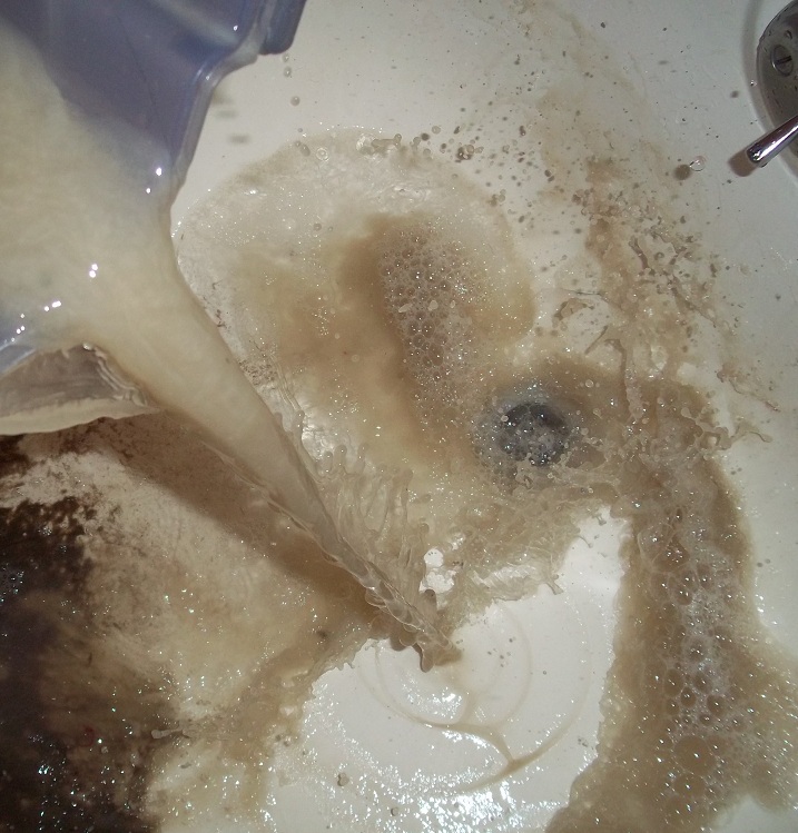 The RetroModern Mom Homemade Carpet Shampoo