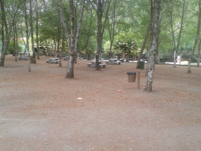 Parque de Merendas de Vila Cova com Sombra
