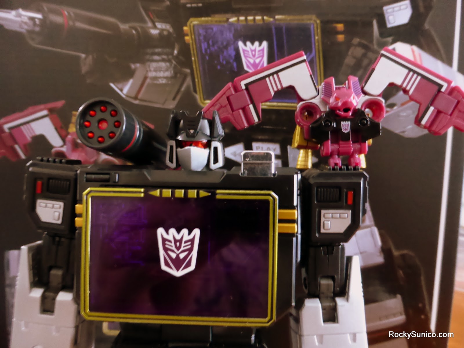 The Geeky Guide to Nearly Everything: [Transformers] Takara 