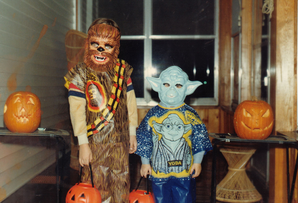 21 Adorable Photos of Kids' Halloween Costumes from the 1980s vintage