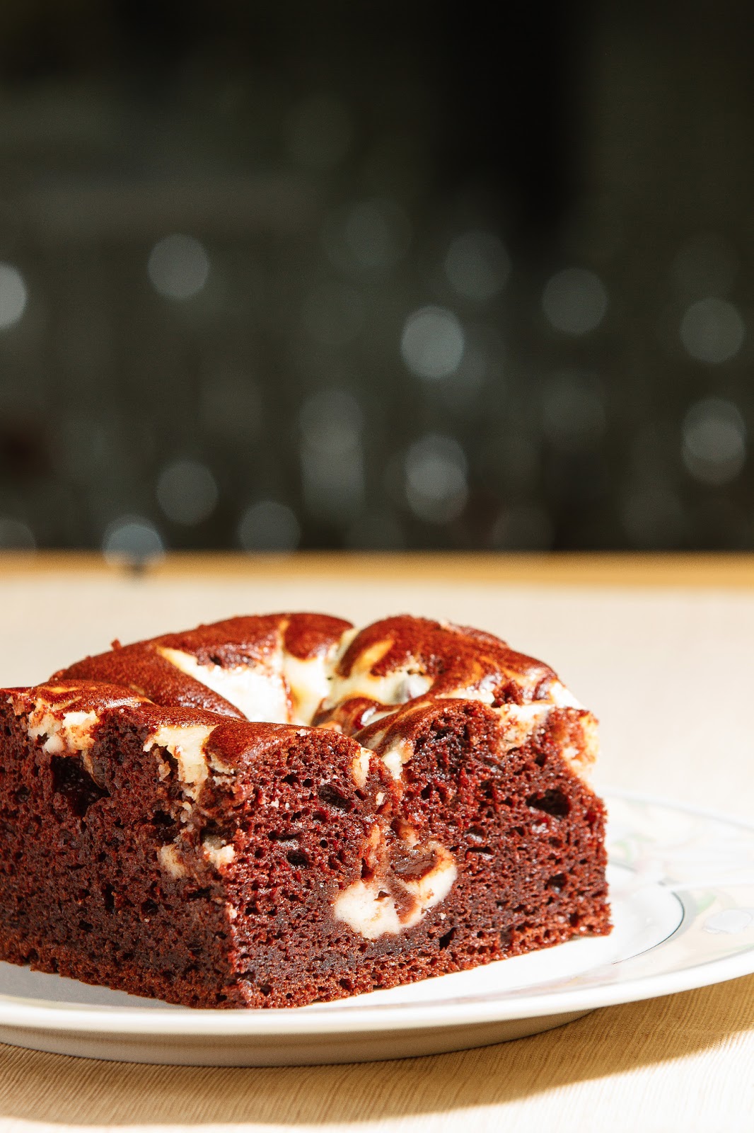 kruizing with kikukat Chocolate Cream Cheese Marble Cake