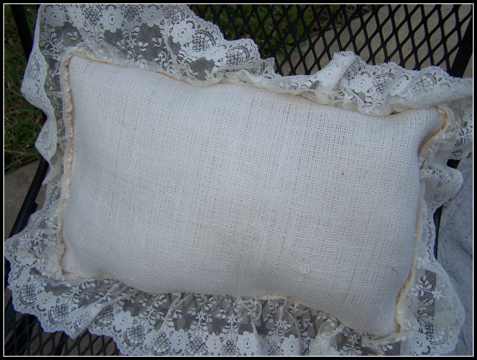 My First Pillow and I Don't Even Sew ) Simple.Beautiful.Life.