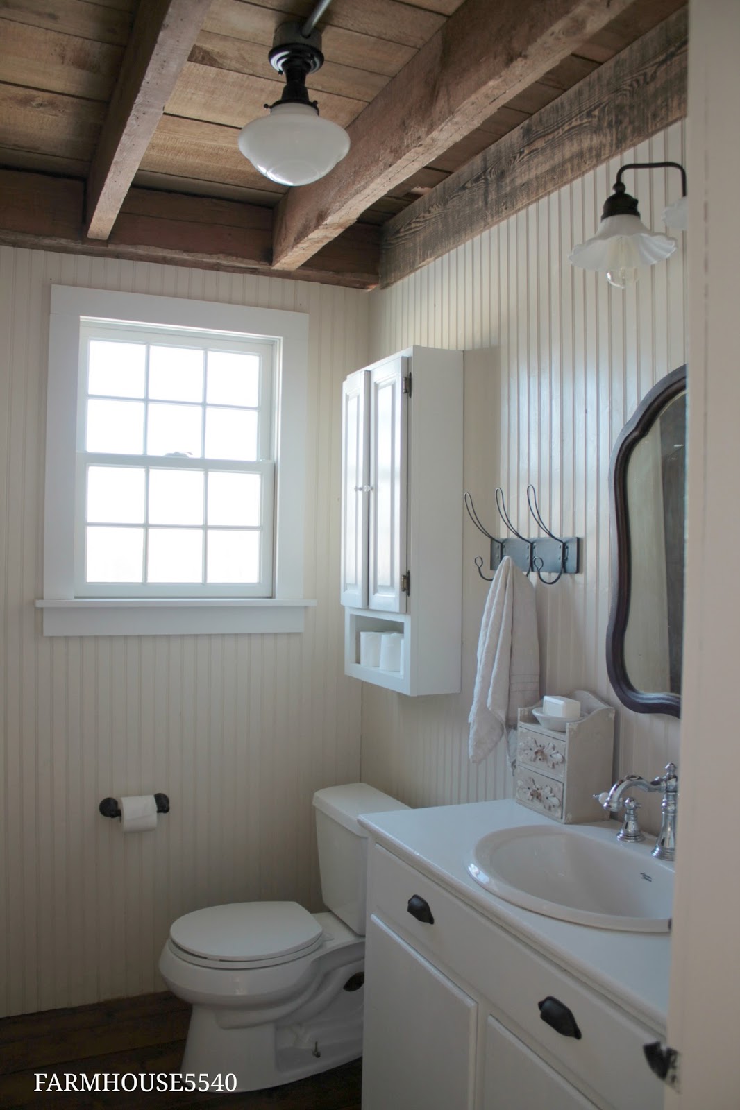 Farmhouse 5540 Farmhouse Powder Room